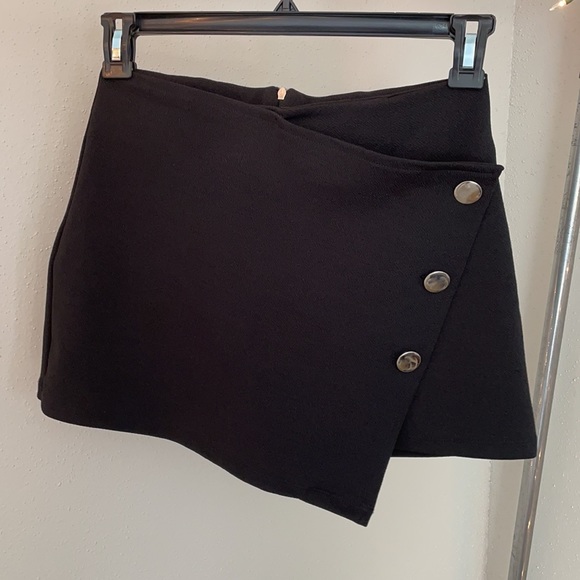 ✨Black Skorts✨ - Picture 3 of 10